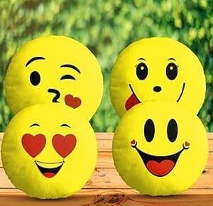 Emoji Pillow Set: Spread Joy with BMRGIFTS – Ideal Gift for Family and Friends! Emoji Pillow Set: Spread Joy with BMRGIFTS – Ideal Gift for Family and Friends!