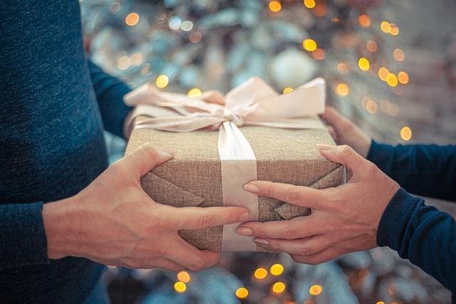 Discover the Perfect Gift for Grandma with These Tips!