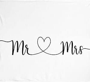 Luxurious Mr and Mrs Throw Blanket: Perfect Wedding Gift for Couples